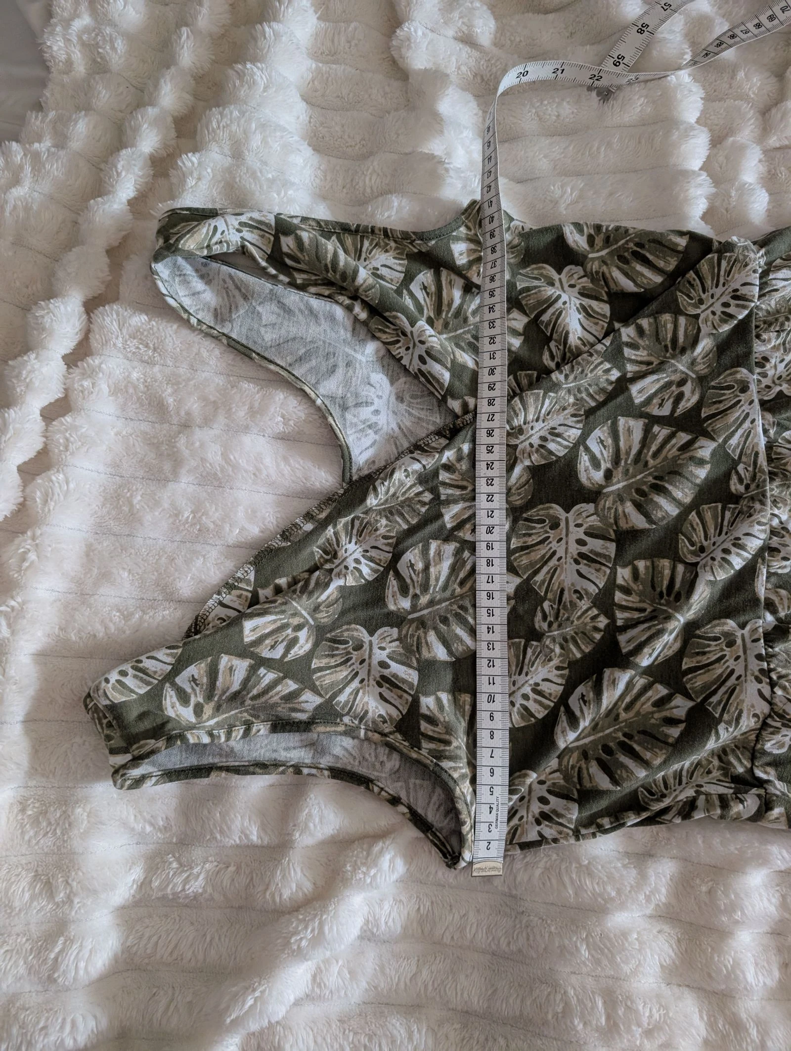 Magnífico vestido longo fluido cáqui estampado monstera / tropical tamanho M – photo 8
